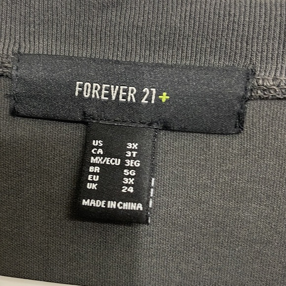 Forever 21 Plus Shirt - Picture 3 of 3